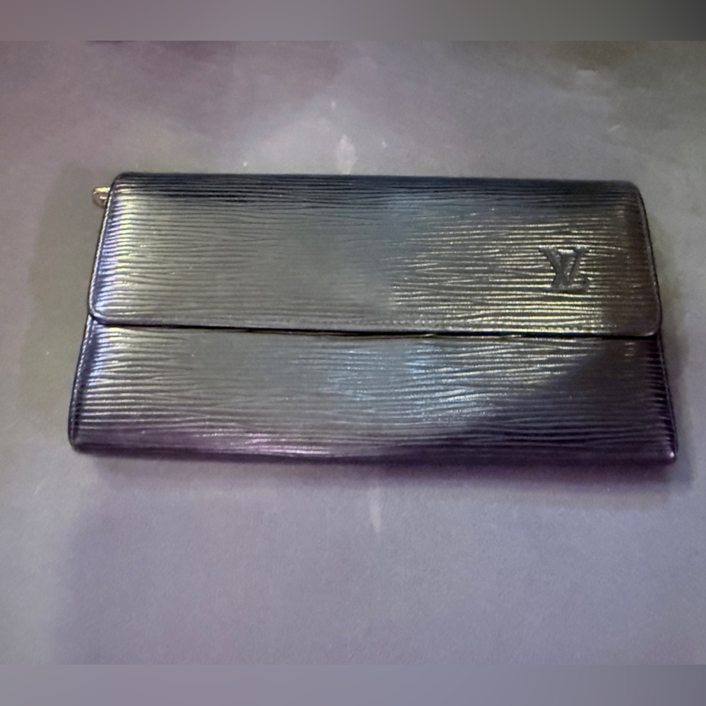 Louis Vuitton Black Epi Clutch